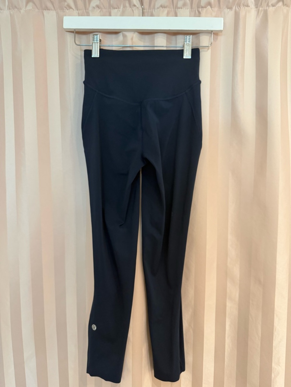 lululemon navy high-waist workout leggings